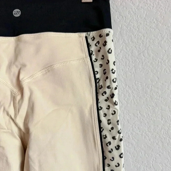 Vimmia Women's Meow Side Print Piped Half & Half Midrise Leggings Size S - Picture 9 of 14